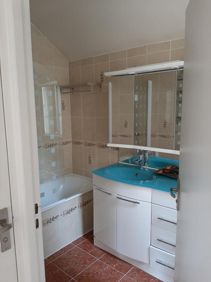 Pratique Et Calme Dans Centre De Evry Appartement Courcouronnes Buitenkant foto